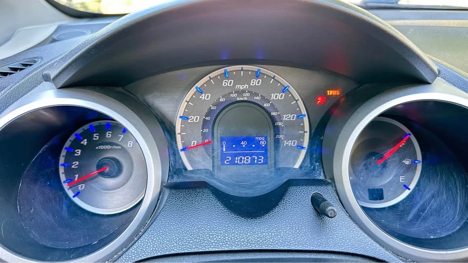 2010 Honda Fit - Image 10 of 16