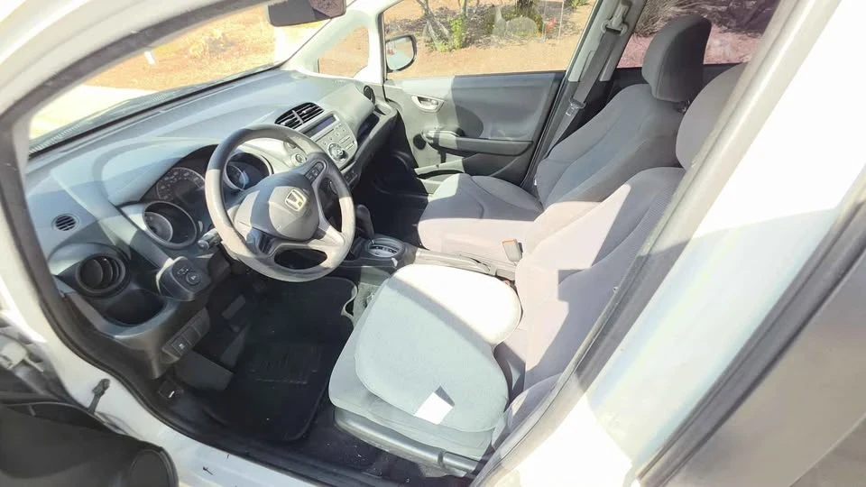 2010 Honda Fit - Image 5 of 9