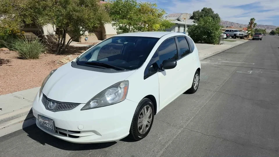 2010 Honda Fit - Image 3 of 9