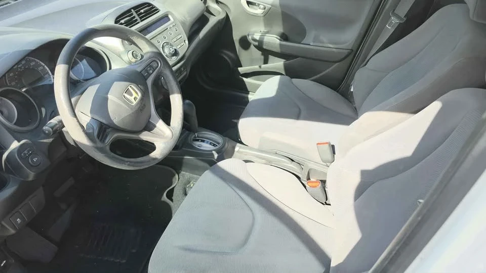 2010 Honda Fit - Image 4 of 9