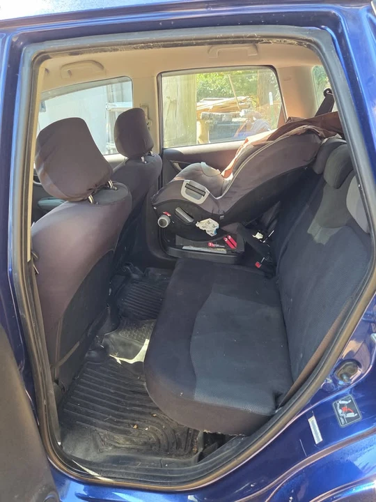 2010 Honda Fit - Image 8 of 9