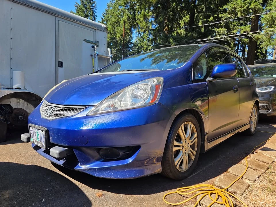 2010 Honda Fit - Image 3 of 9