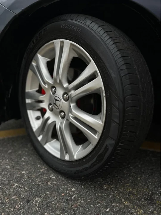 2010 Honda Fit - Image 17 of 19