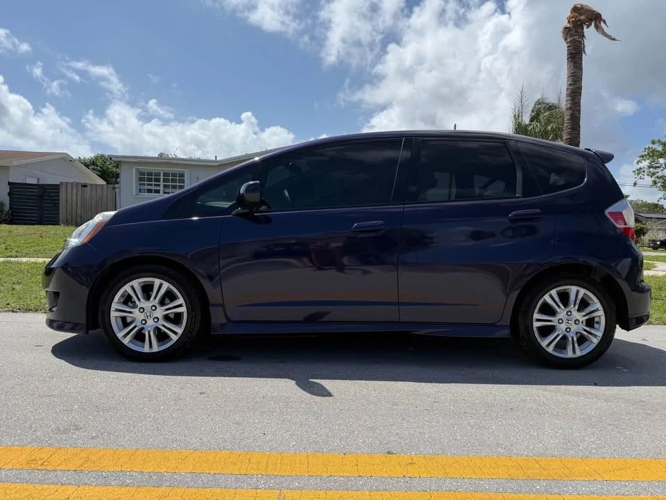 2010 Honda Fit - Image 4 of 8
