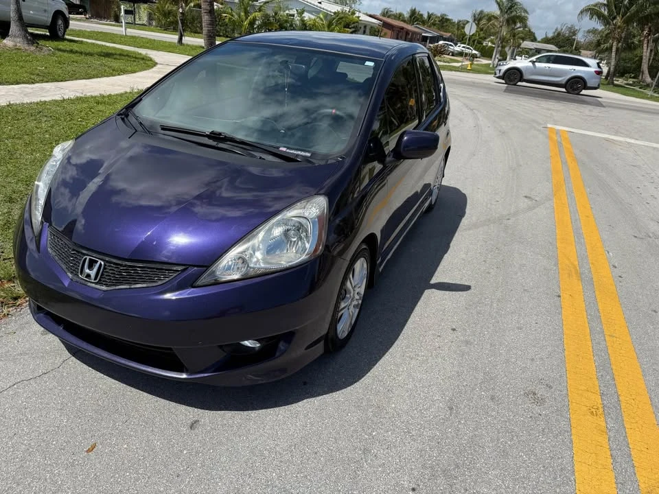 2010 Honda Fit - Image 3 of 8