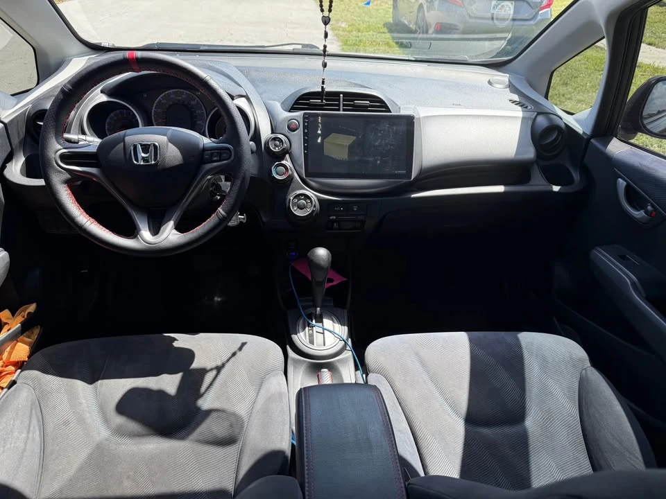 2010 Honda Fit - Image 6 of 8