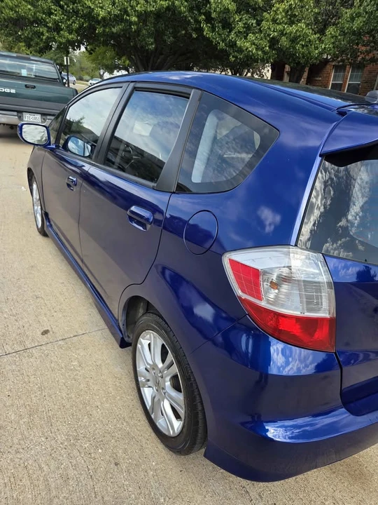 2010 Honda Fit - Image 9 of 9