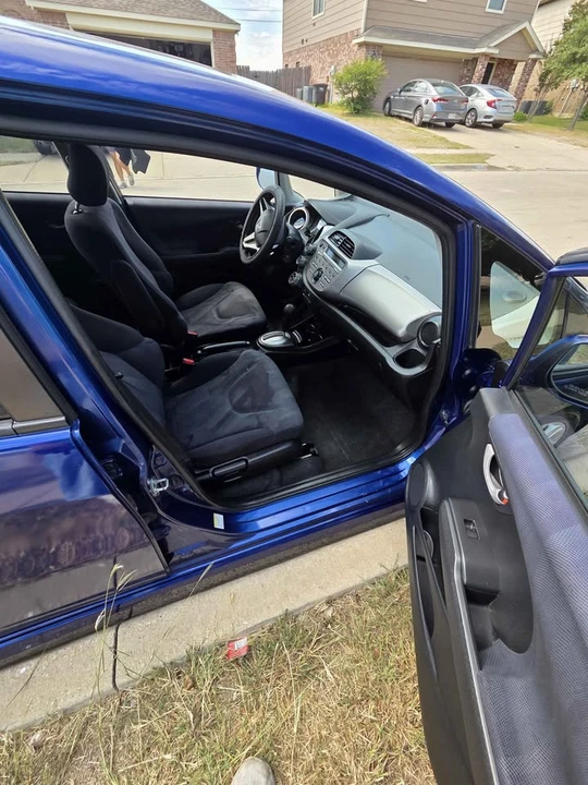 2010 Honda Fit - Image 6 of 9
