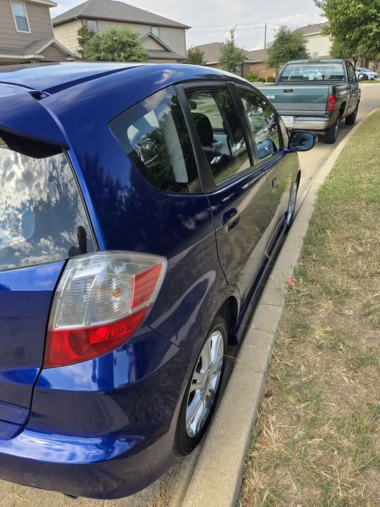 2010 Honda Fit - Image 8 of 9