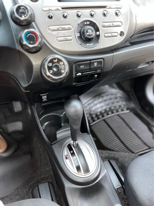 2010 Honda Fit - Image 12 of 19
