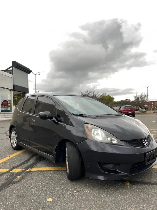 2010 Honda Fit - Image 2 of 19
