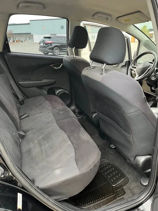 2010 Honda Fit - Image 10 of 19