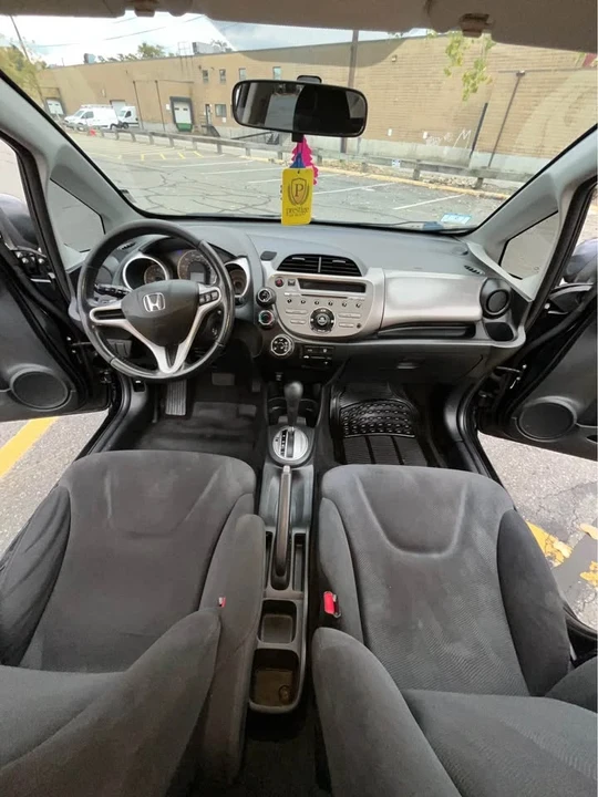 2010 Honda Fit - Image 9 of 19
