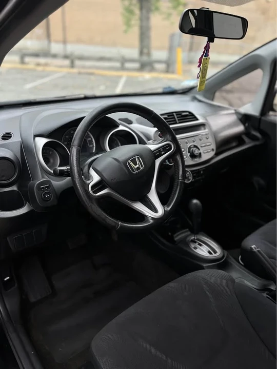 2010 Honda Fit - Image 8 of 19