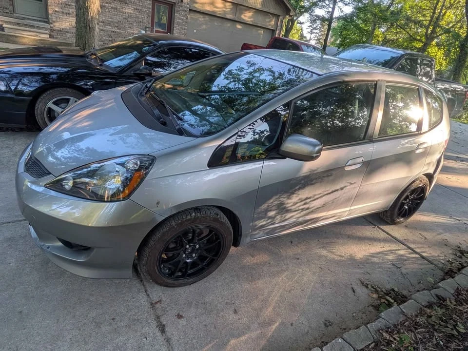 2010 Honda Fit - Image 3 of 8