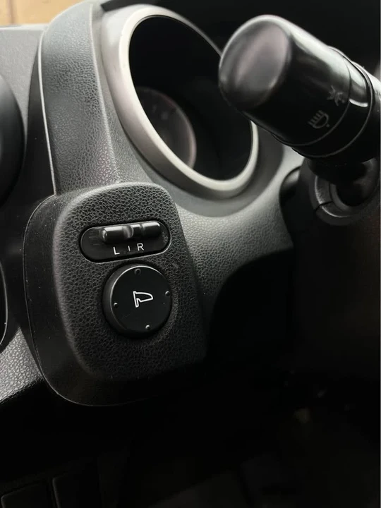 2010 Honda Fit - Image 16 of 19