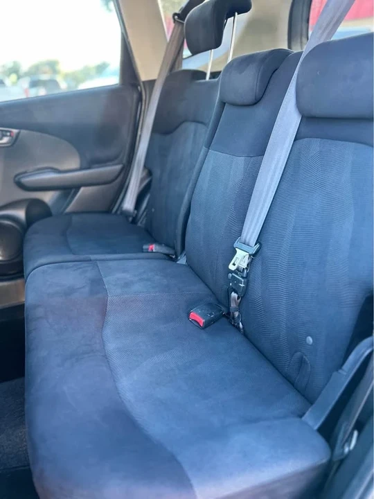 2010 Honda Fit - Image 14 of 15