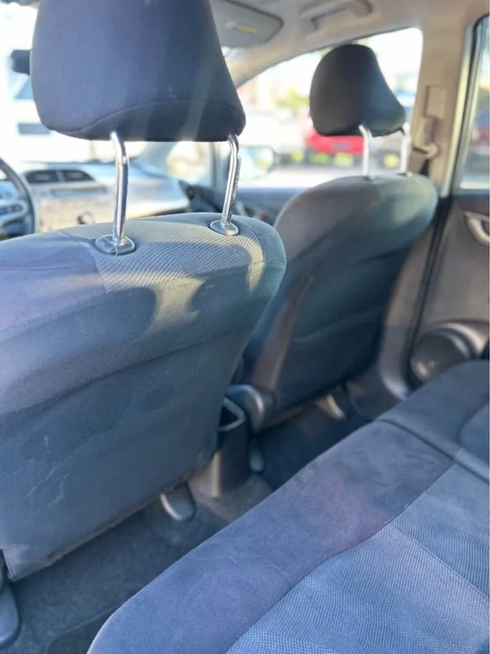 2010 Honda Fit - Image 13 of 15