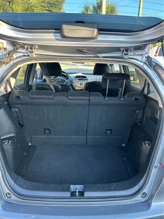 2010 Honda Fit - Image 7 of 15