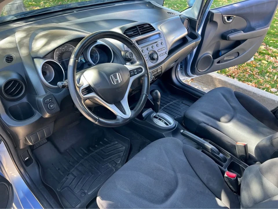 2010 Honda Fit - Image 9 of 20