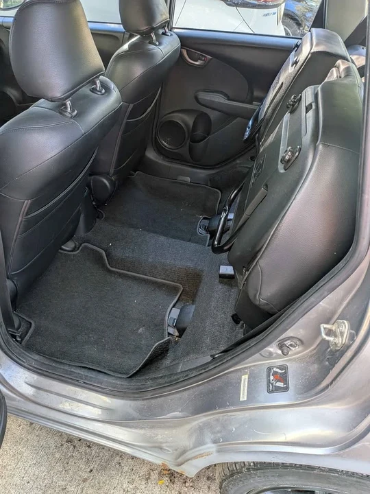 2010 Honda Fit - Image 8 of 8