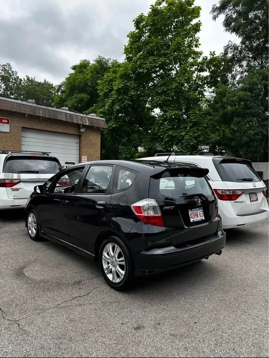 2010 Honda Fit - Image 2 of 10