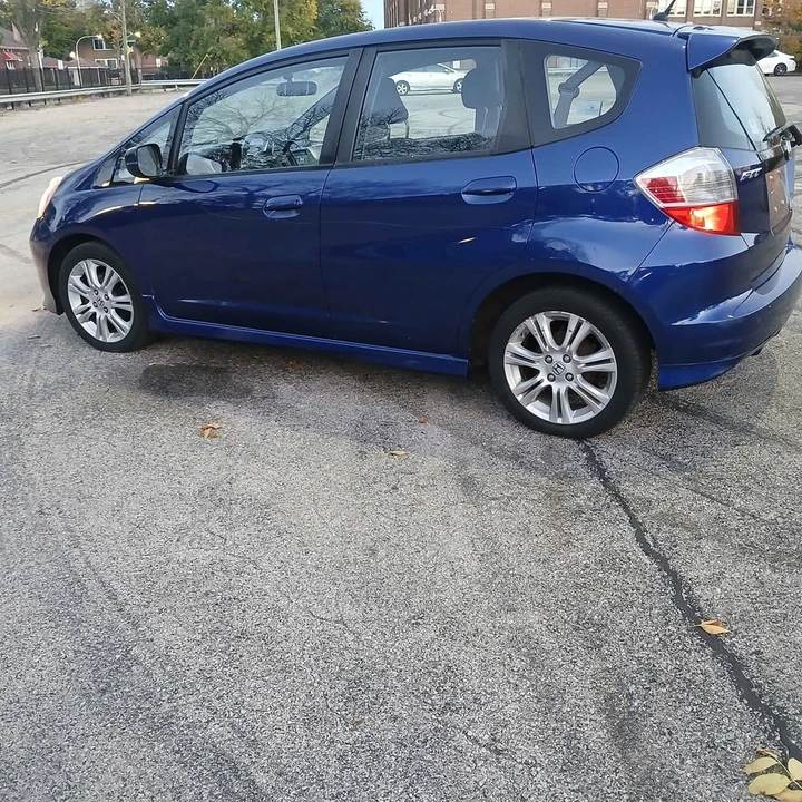 2010 Honda Fit - Image 6 of 9