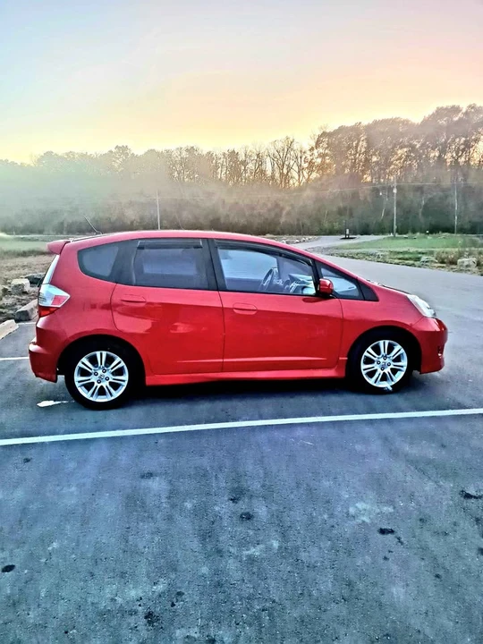 2010 Honda Fit - Image 6 of 13