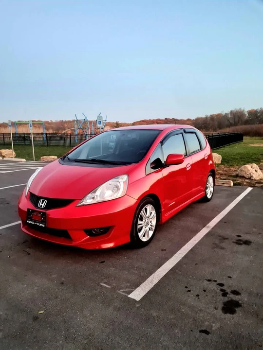 2010 Honda Fit - Image 2 of 13