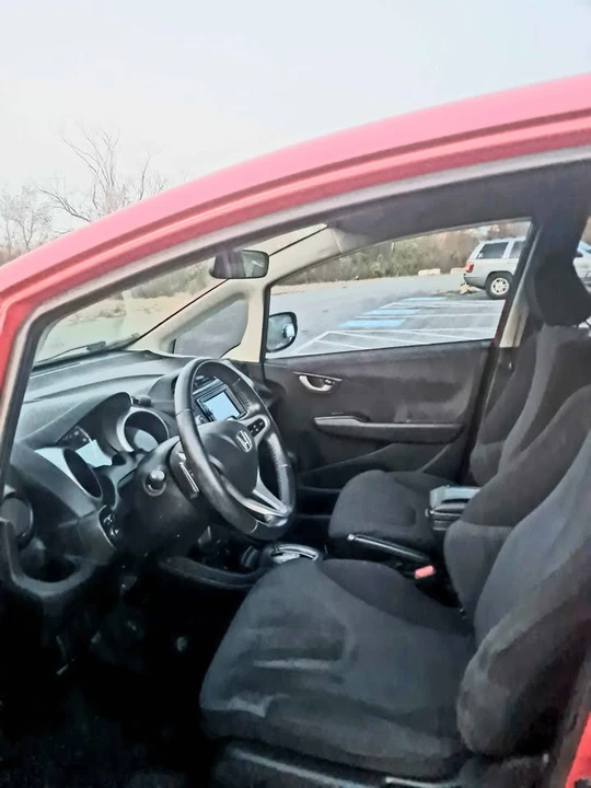 2010 Honda Fit - Image 8 of 13
