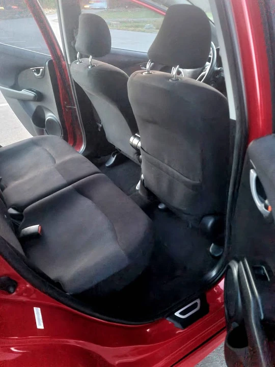 2010 Honda Fit - Image 11 of 13