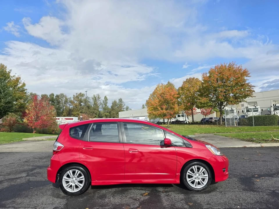 2010 Honda Fit - Image 2 of 15