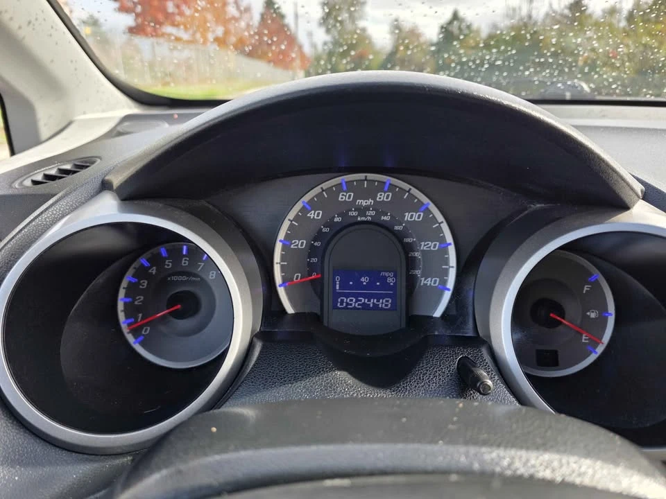 2010 Honda Fit - Image 11 of 15