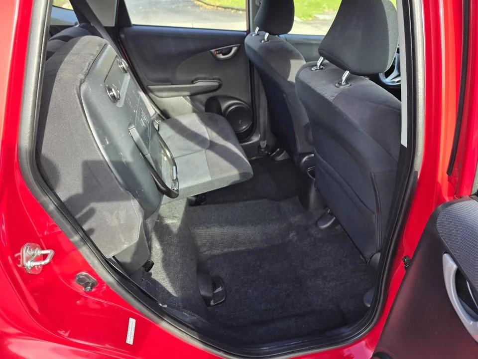 2010 Honda Fit - Image 9 of 15