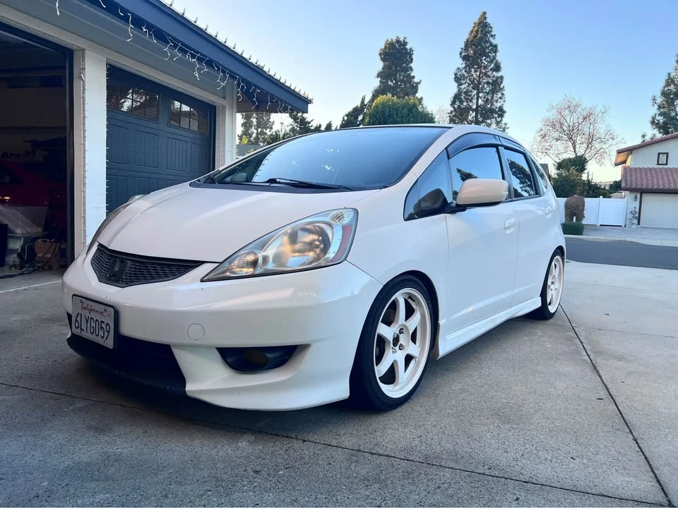 2010 Honda Fit - Image 2 of 17