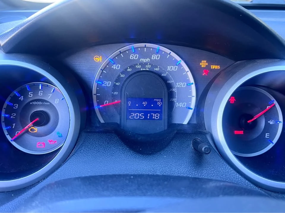 2010 Honda Fit - Image 16 of 17