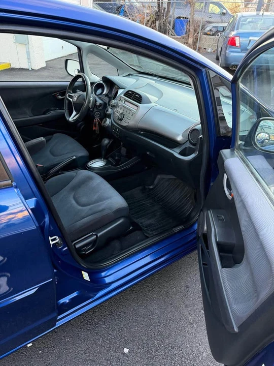 2010 Honda Fit - Image 13 of 14