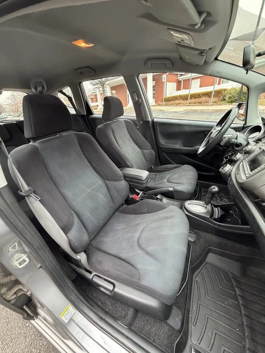 2010 Honda Fit - Image 5 of 11