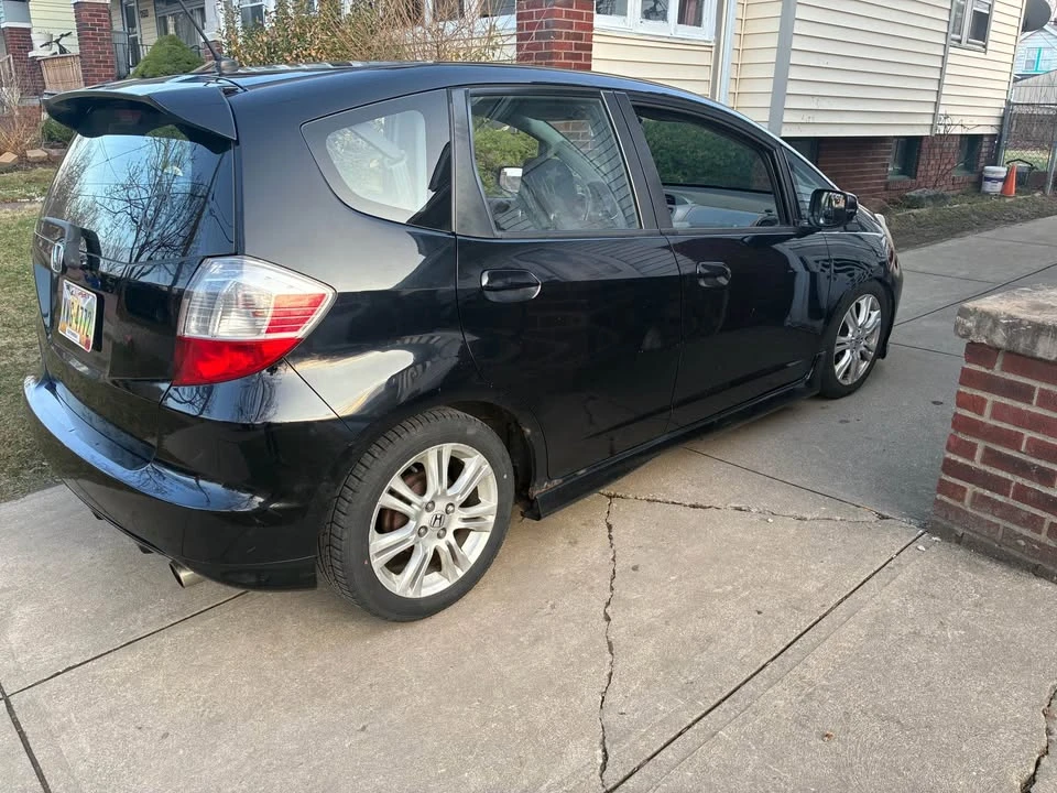 2010 Honda Fit - Image 3 of 4