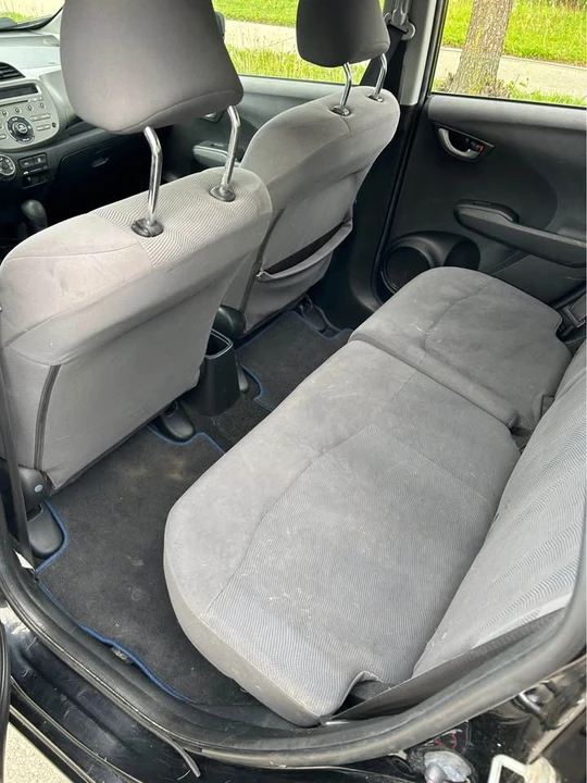 2010 Honda Fit - Image 9 of 10