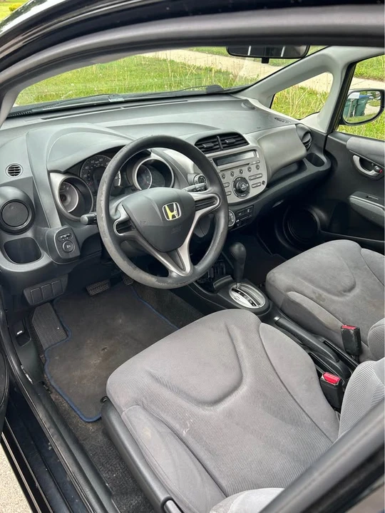 2010 Honda Fit - Image 6 of 10