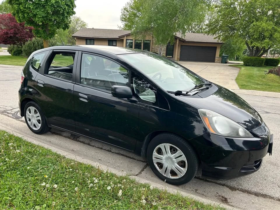 2010 Honda Fit - Image 2 of 10