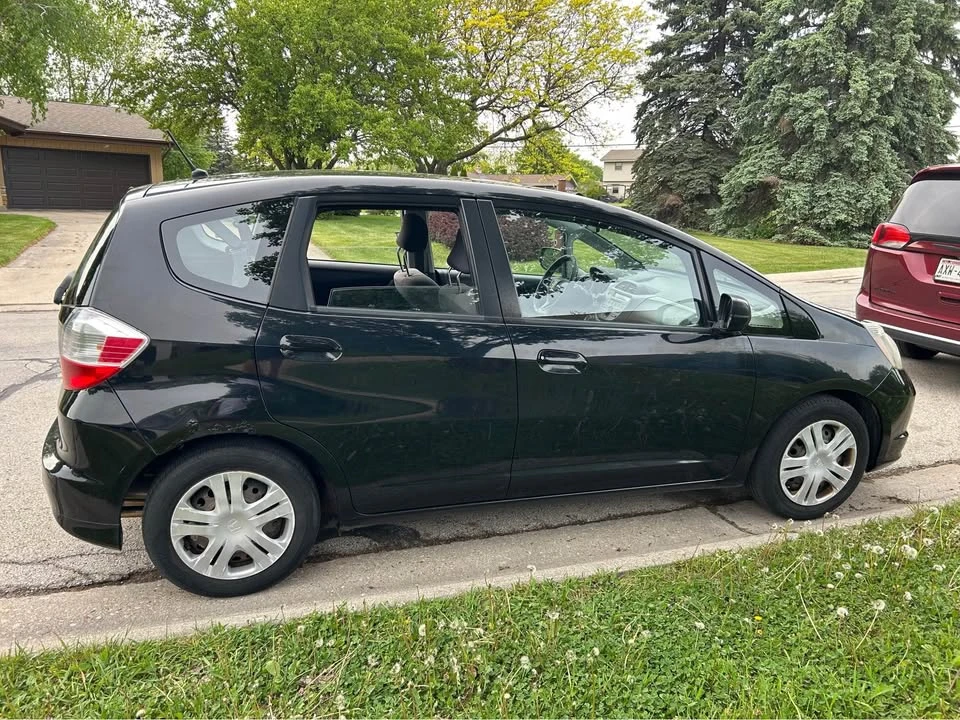 2010 Honda Fit - Image 3 of 10