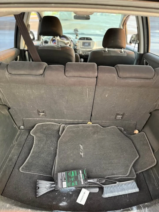 2010 Honda Fit - Image 11 of 11