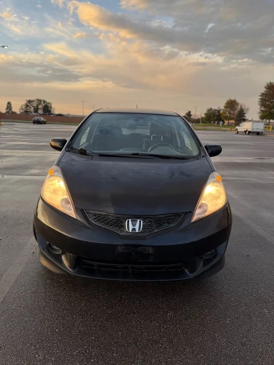 2010 Honda Fit - Image 2 of 11