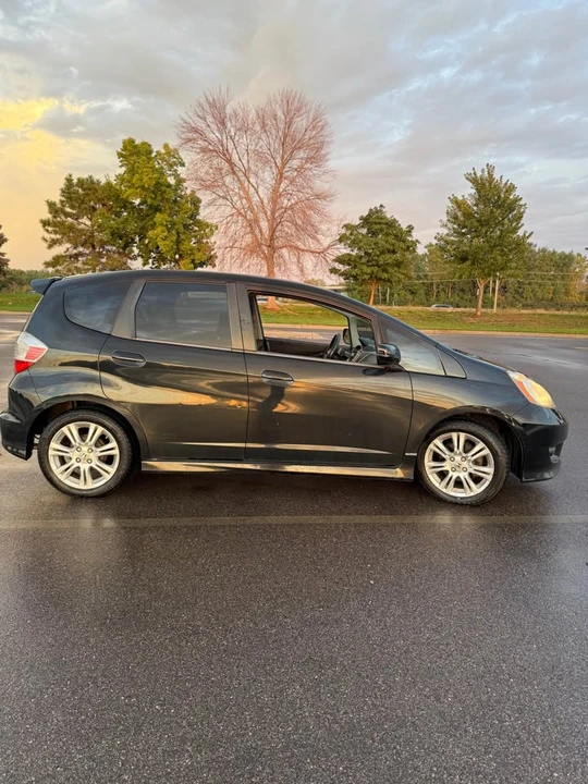 2010 Honda Fit - Image 4 of 11