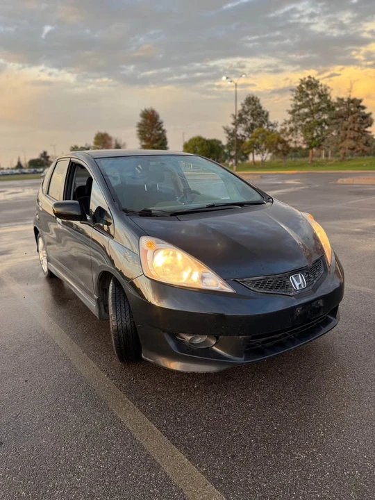 2010 Honda Fit - Image 3 of 11