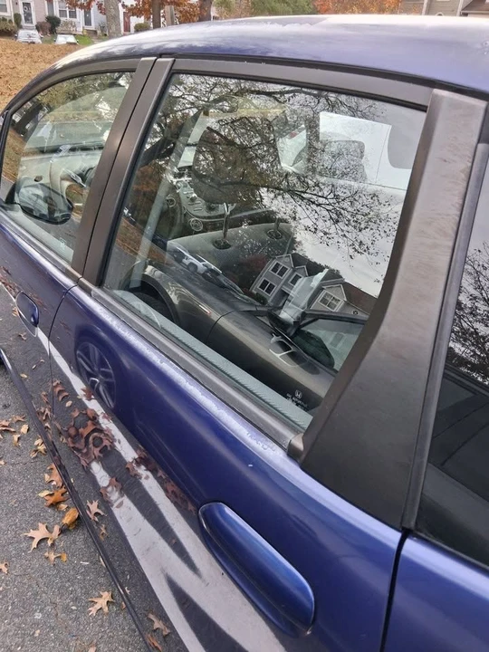 2010 Honda Fit - Image 15 of 20