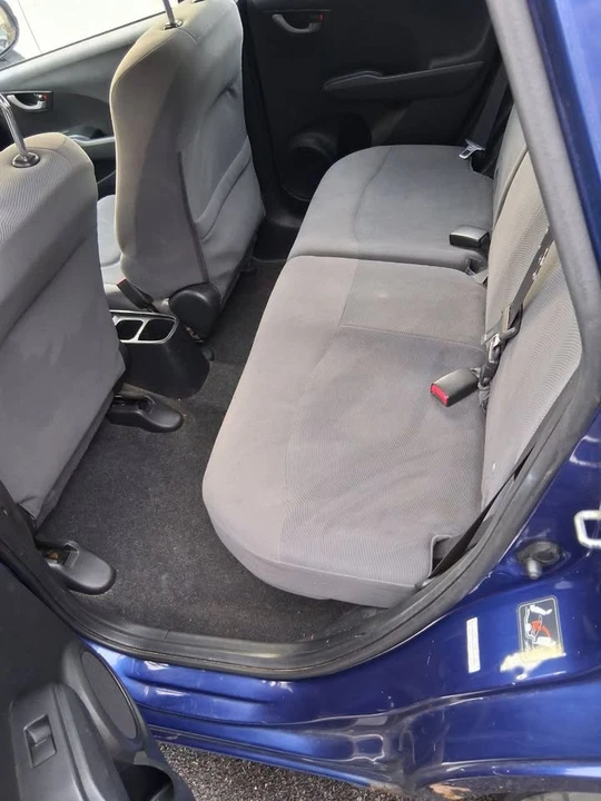 2010 Honda Fit - Image 6 of 20