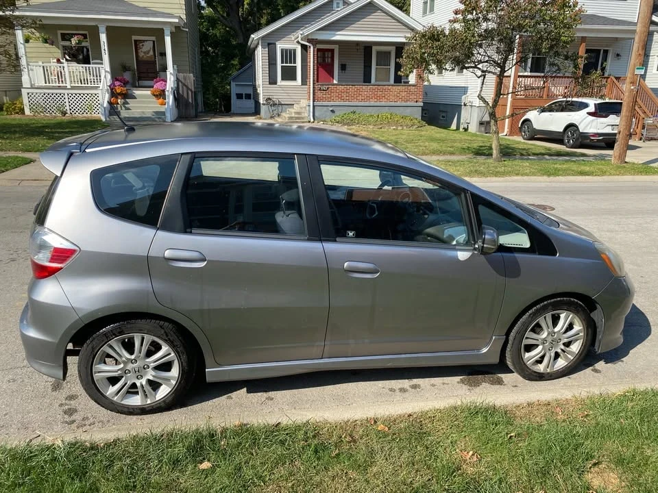 2010 Honda Fit - Image 4 of 11